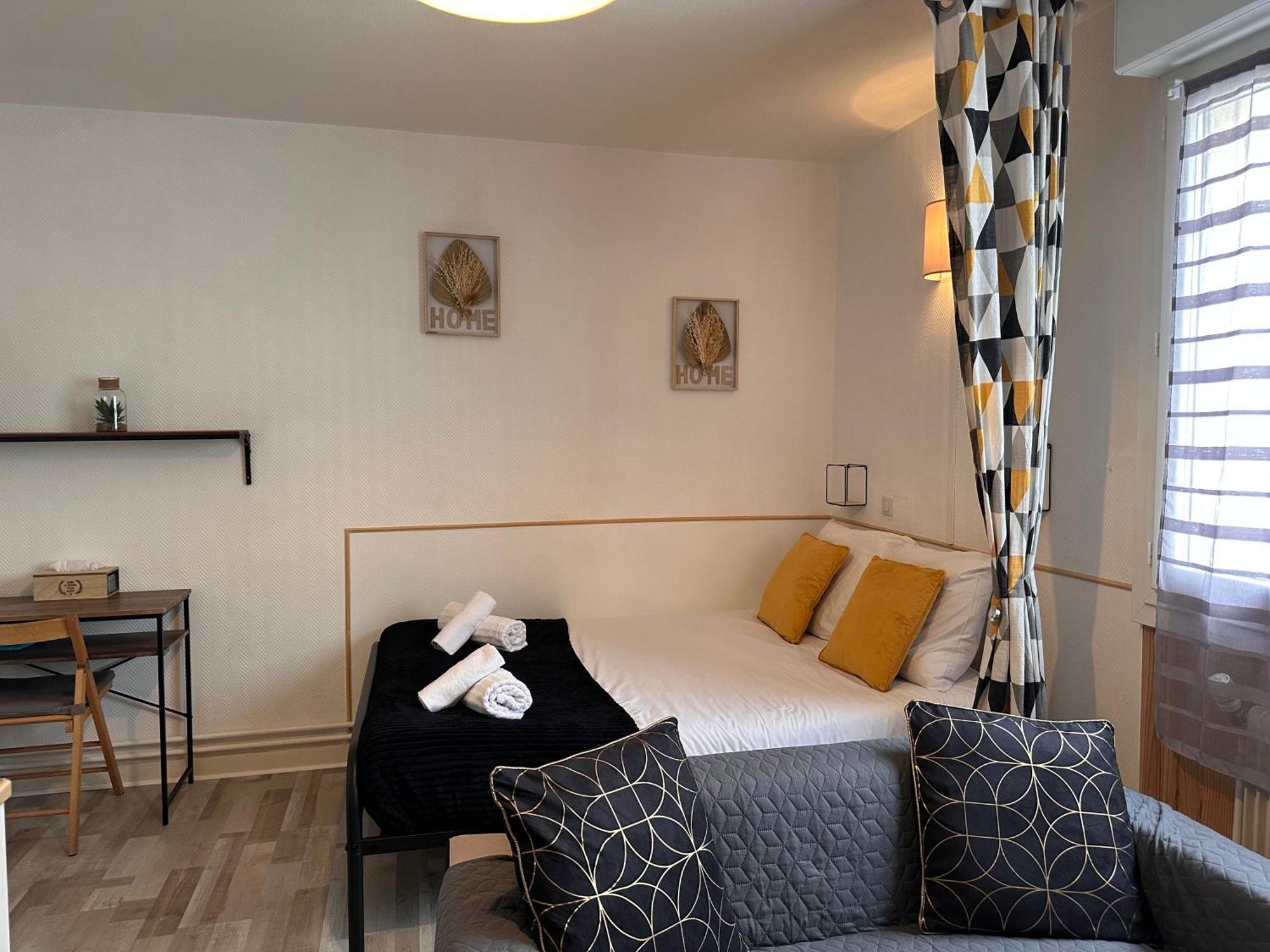 Orleans Centre Proche Gare - Appartement Fonctionnel Residence Calme Parking Prive Gratuit - Le Central Elegance Luaran gambar