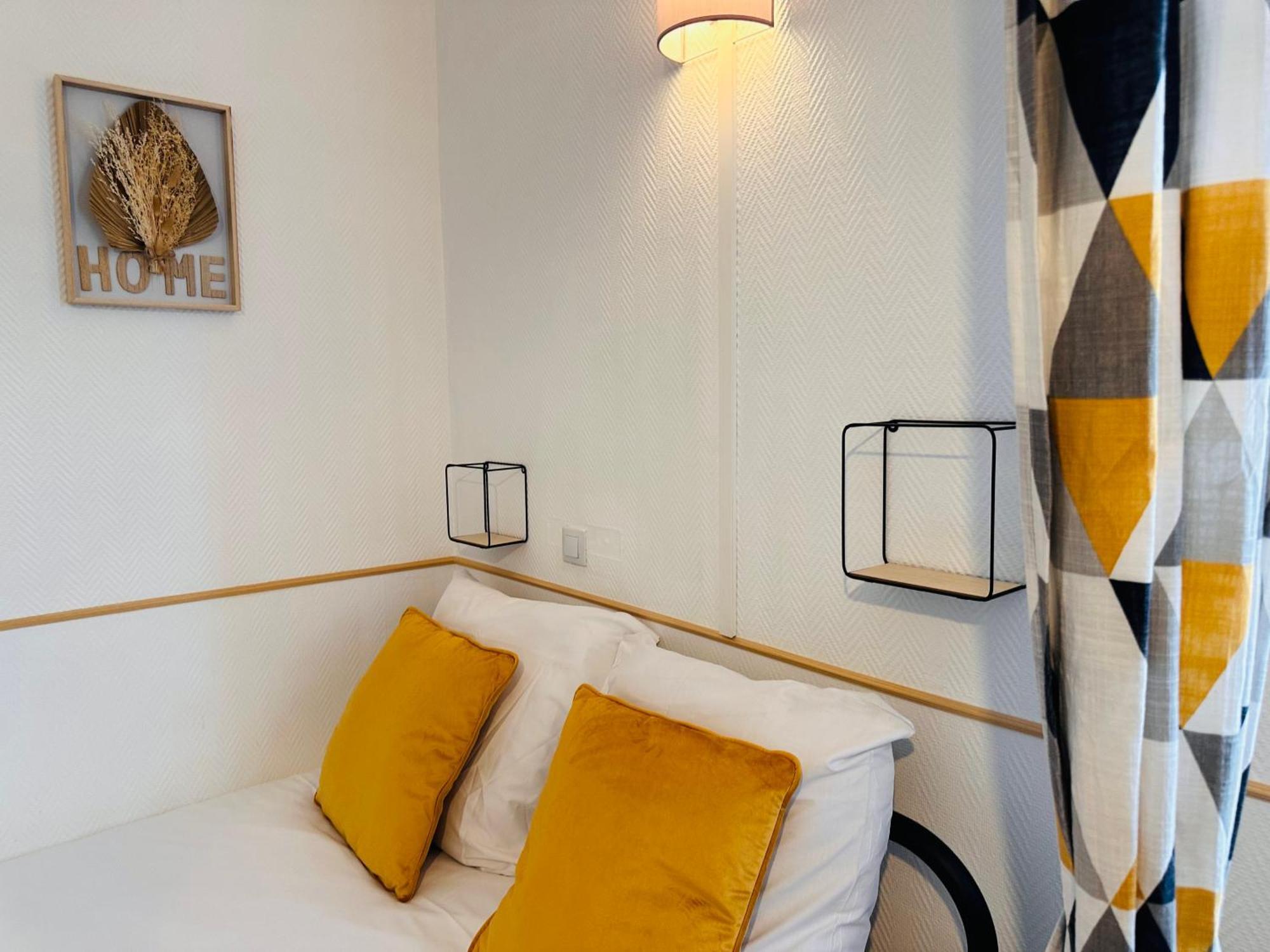 Orleans Centre Proche Gare - Appartement Fonctionnel Residence Calme Parking Prive Gratuit - Le Central Elegance Luaran gambar